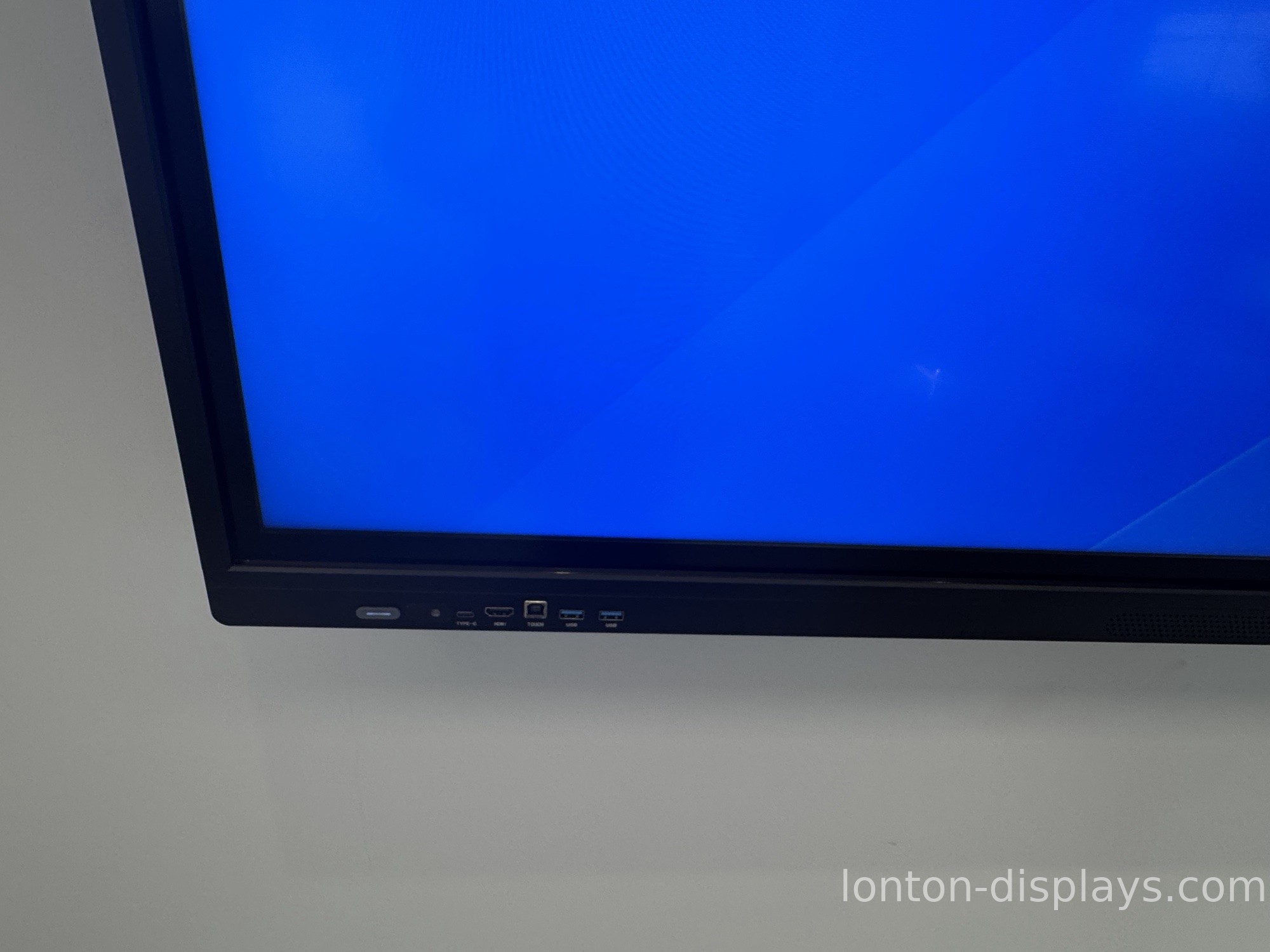 What Software Comes with a Smart Board?