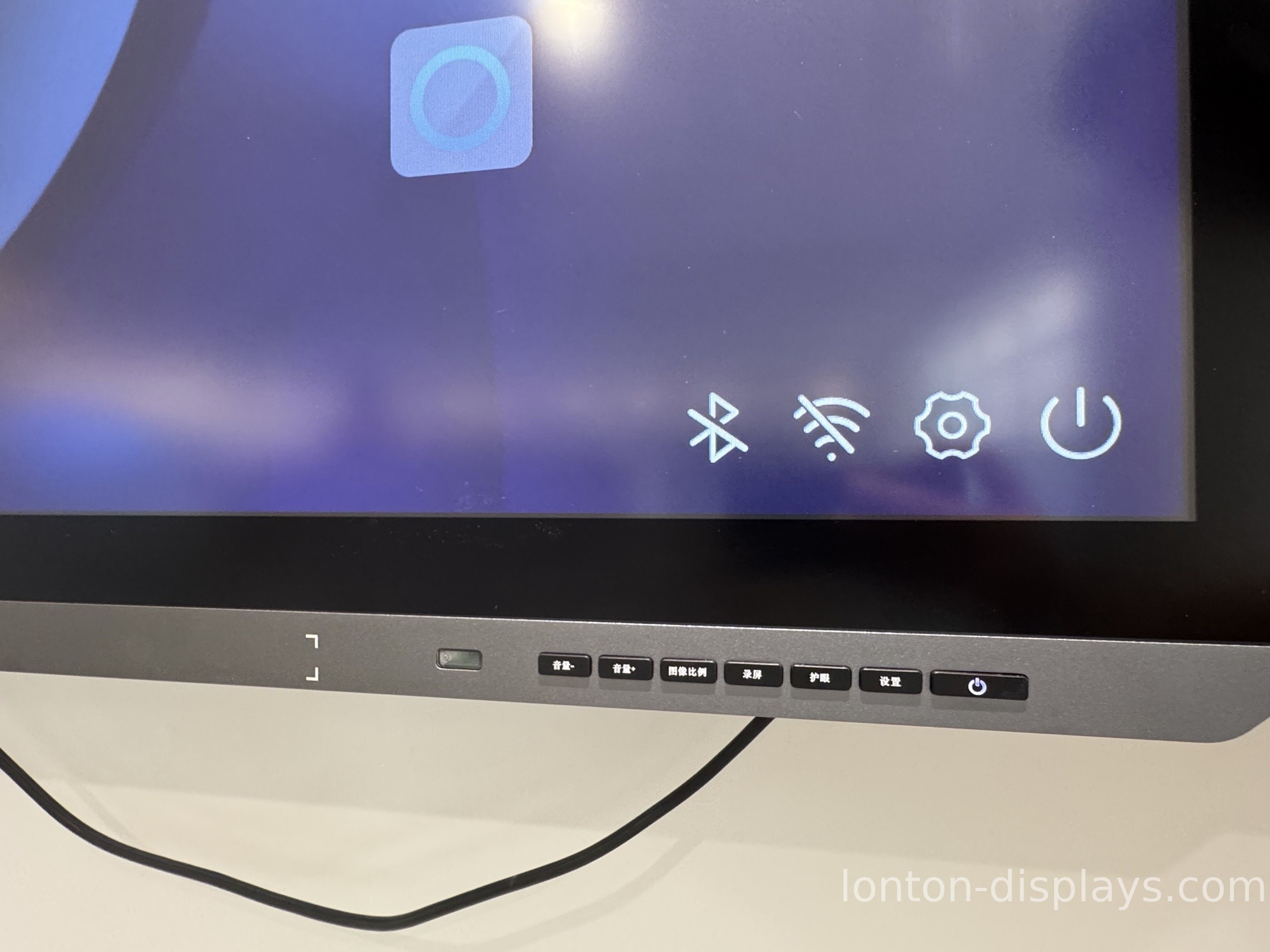 How to clean a smart board screen: 5 Safe Methods & What to Avoid (2026)