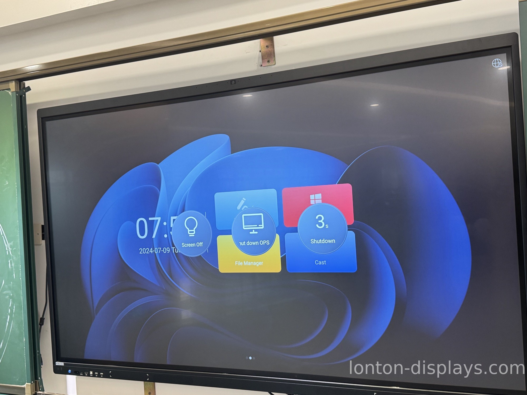 How to Connect Devices to Smart Board Wirelessly: Bluetooth & Casting Guide (2026)