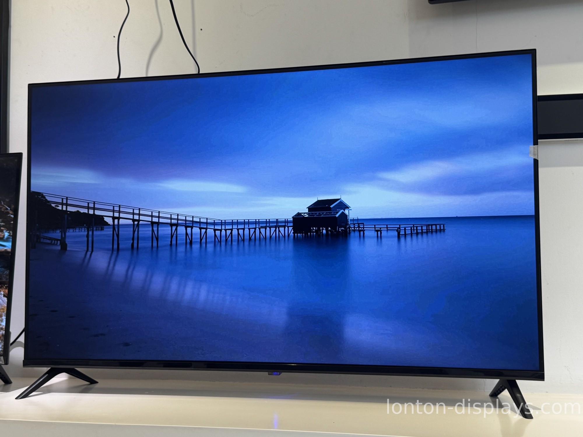 Wall Mounted vs Mobile Stand Smart Board: Which Setup Wins (2026)